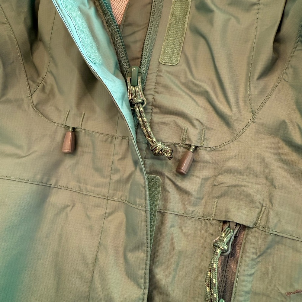 L.L. Bean Trail Model Rain Jacket - Picture 4 of 9